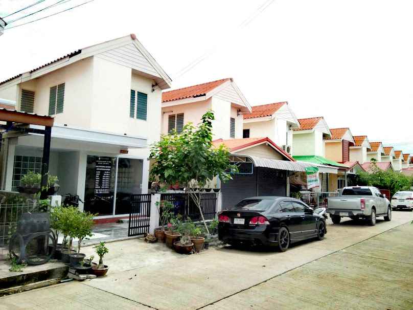 WORK Professional hair salon Byช่างMontri