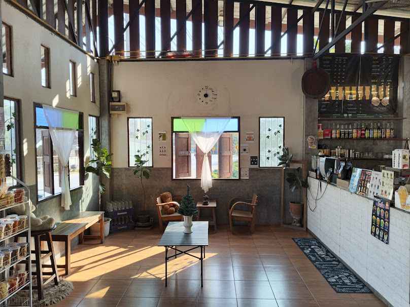 กาแฟบ้านคำหลวง ( Coffee House and Restaurant) Chiang Mai