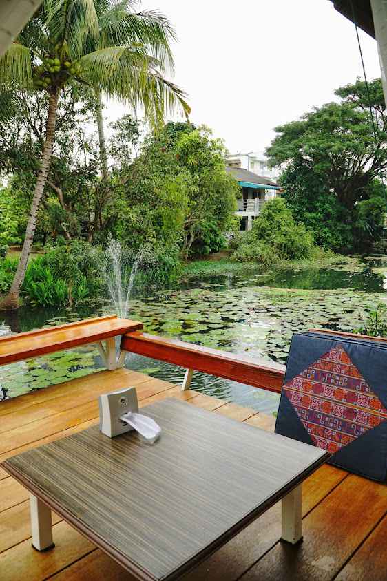 ช่างไม้ Cafe' & Restaurant Lamphun