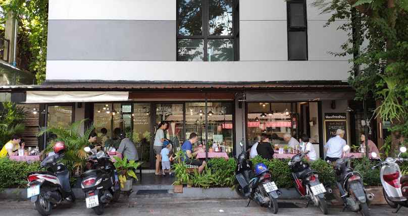 Manifreshto Chiang Mai