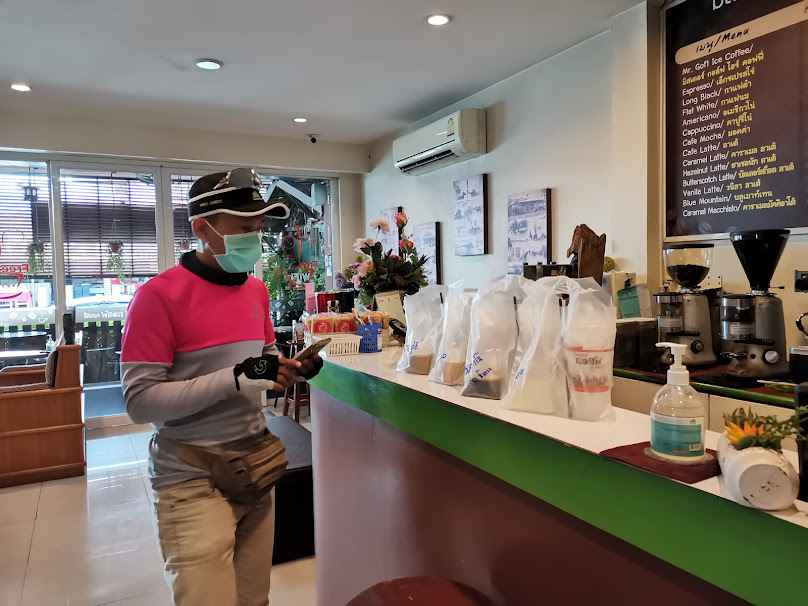 Mr Golf Coffee Chiang Rai - 1