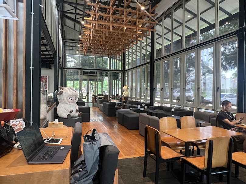Wana Cafe & Bistro Chiang Mai - 1