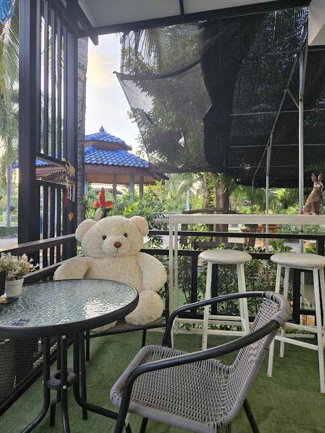 เชียร์ชากาแฟ by"ครัวบัวตอง" Lamphun