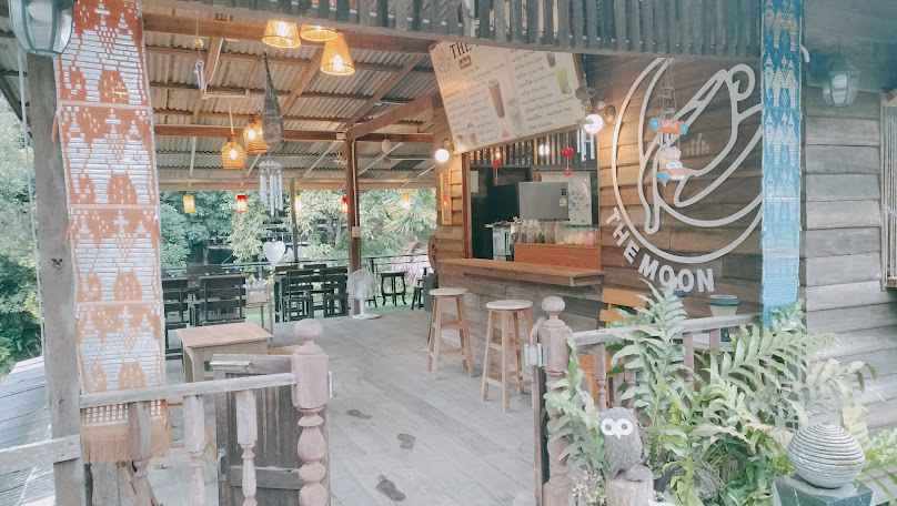 The Moon Cafe & Riverside Homestay Chiang Mai