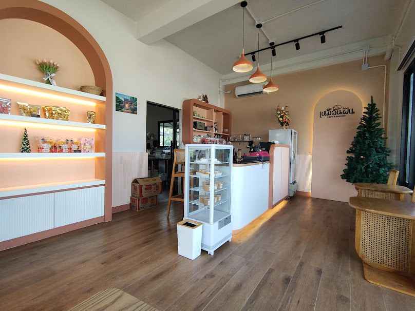 Muean Fan Cafe & Bakery Chiang Mai - 1