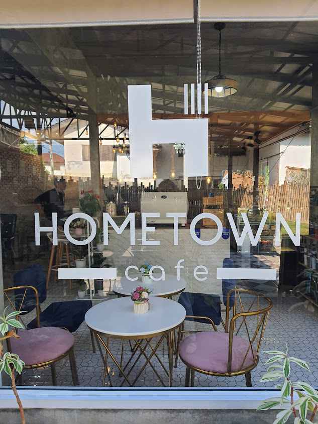 Home Town Cafe Wang Sakaeng - 1