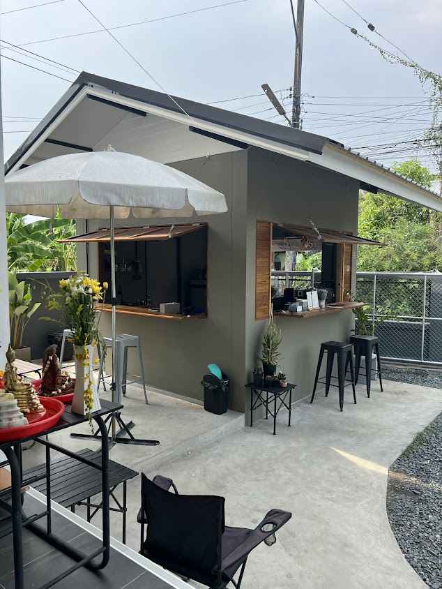 32 Slow Bar Chiang Mai