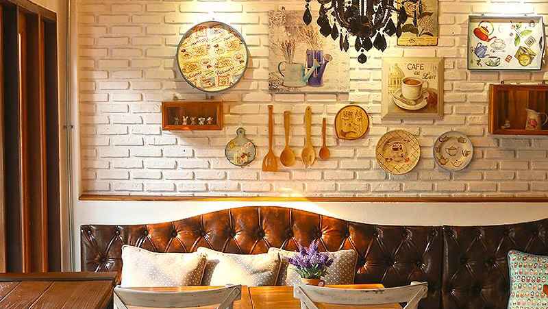 Bear Hug Cafe' Chiang Mai - 1