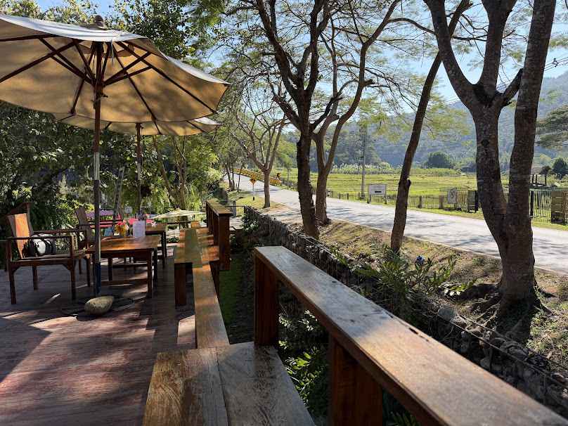 Bee & Rose Cafe Chiang Mai