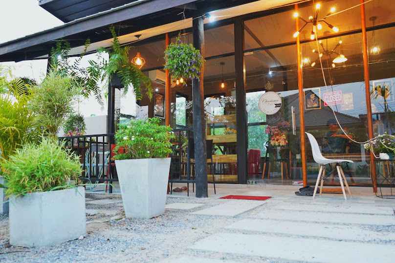 Charisma Cafe & Jardin Chiang Mai - 1