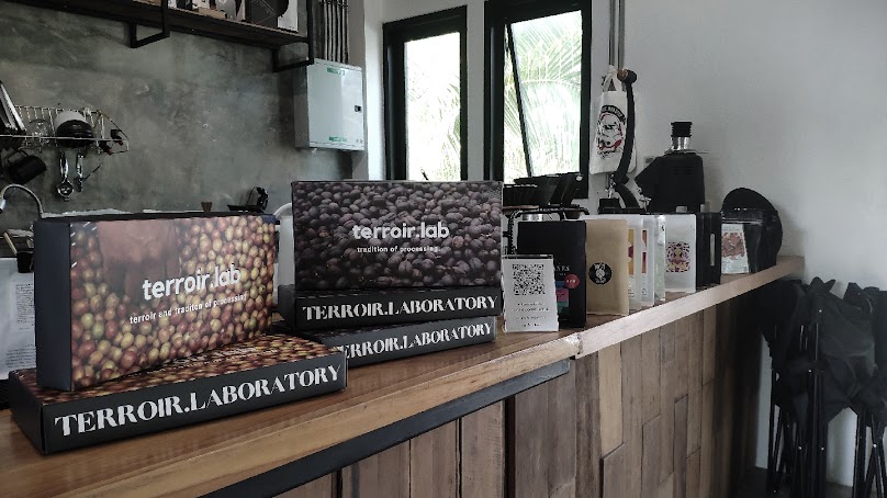 Darint coffee house ดารินทร์คอฟฟี่เฮาส์ ร้านกาแฟจอมทอง Chiang Mai