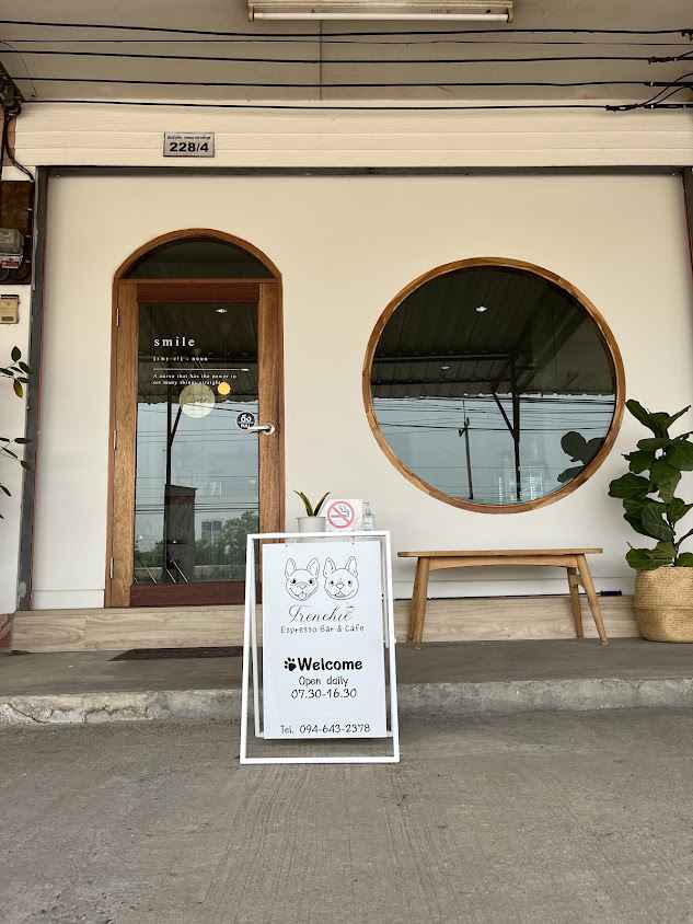 Frenchie Cafe Cnx Chiang Mai