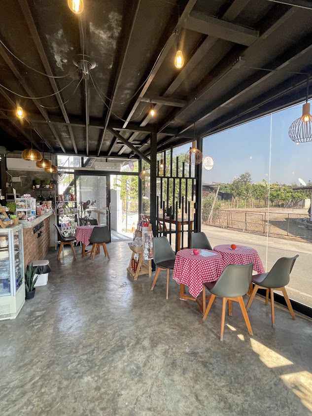 Happi Cafe ハッピー Lamphun