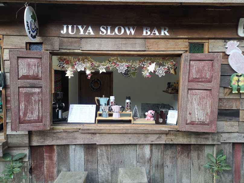 JUYA Slow Bar จูย่าสโลว์บาร์ Lampang