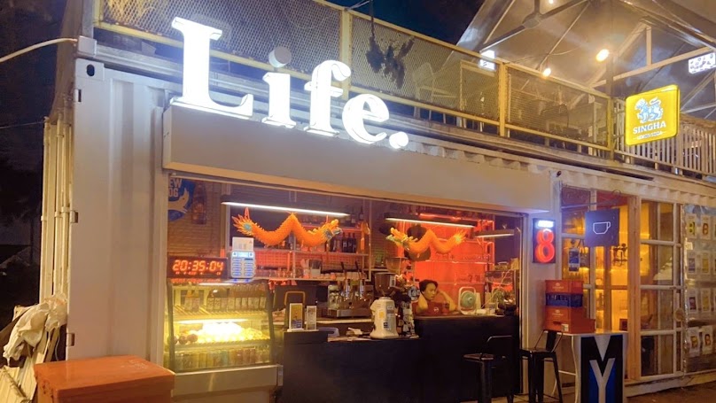 Life. coffee bar & beer Chiang Mai