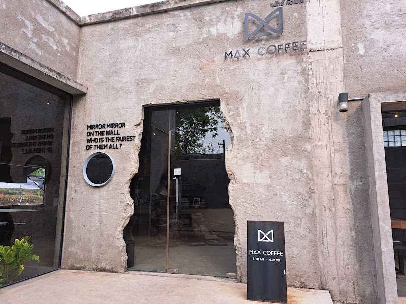 MAX Coffee Studio Chiang Mai