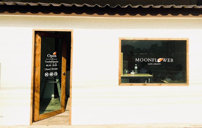 Moonflower Cafe Chiang Mai - 1