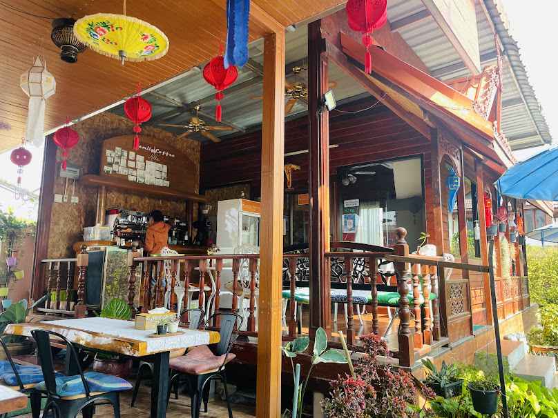 RN Coffee & Meakok Ronnie Coffee Roast Chiang Rai