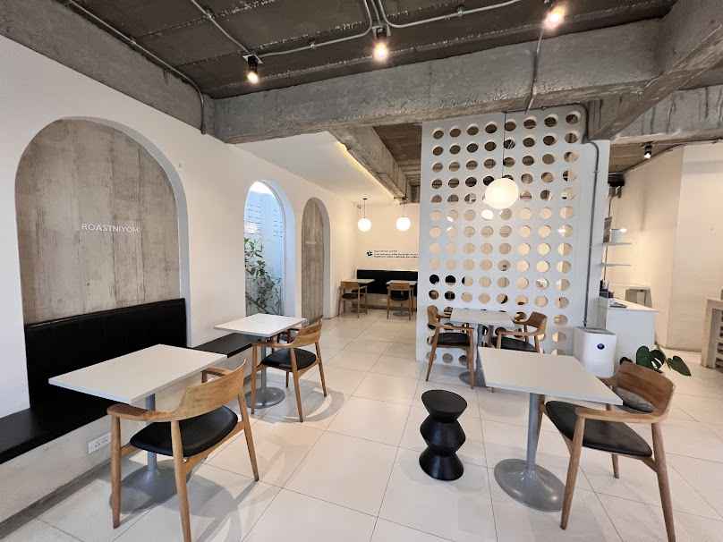 Roastniyom Coffee Chiang Mai