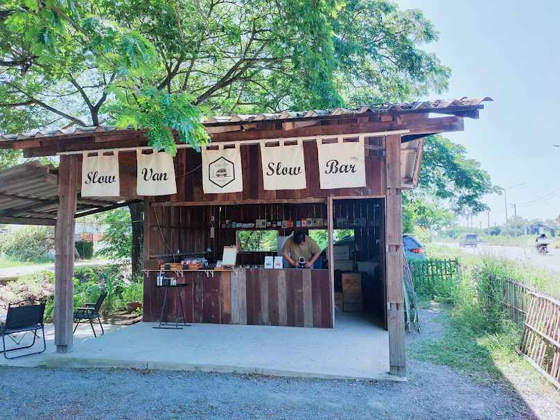 Slow van Slow bar Lamphun