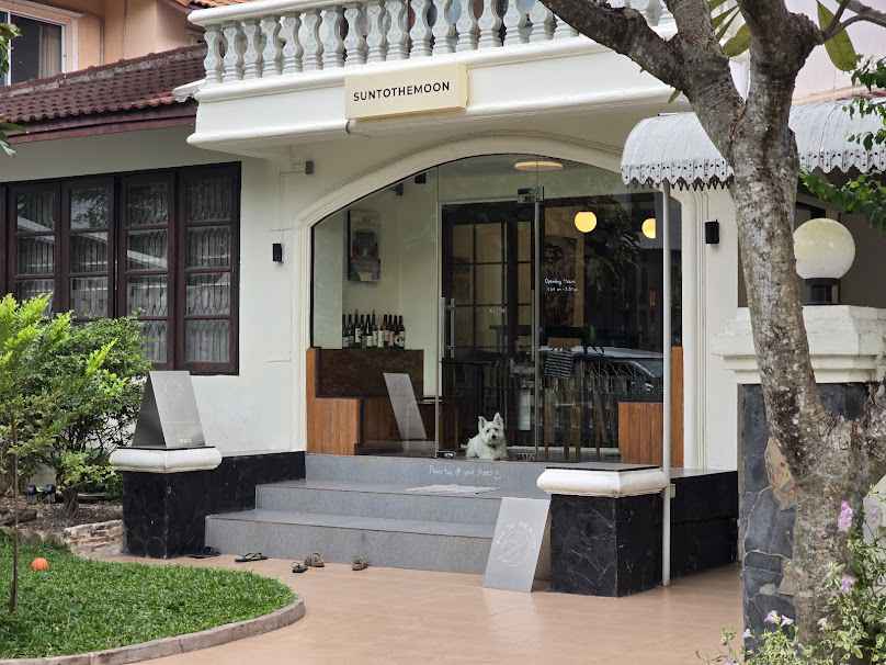 Sun to the moon cafe Chiang Mai